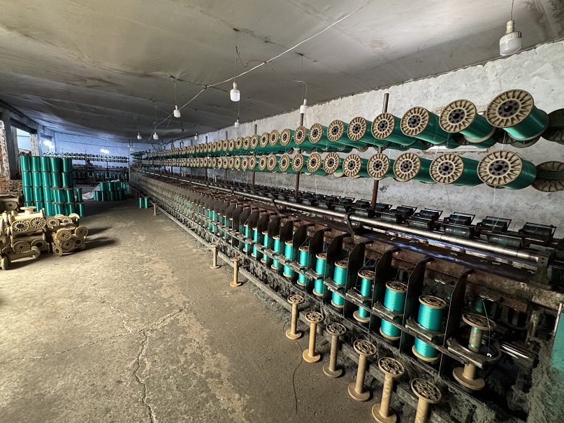 Twisting & Plying Machine