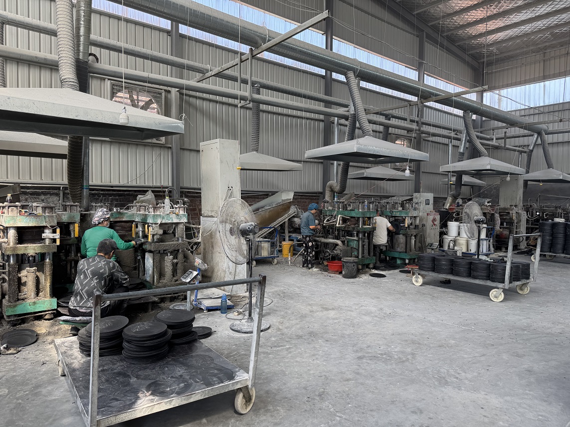Hydraulic Injection Molding